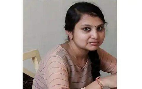 കോവിഡ് ബാധിച്ച് മരിച്ച ആരോഗ്യപ്രവര്‍ത്തക അശ്വതി