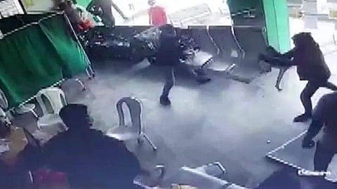 ആശുപത്രി തകര്‍ക്കുന്നതിന്റെ വീഡിയോ ദൃശ്യം