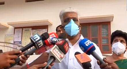 ജി സുകുമാരന്‍ നായര്‍ മാധ്യമങ്ങളോട് സംസാരിക്കുന്നു / ടെലിവിഷന്‍ ചിത്രം