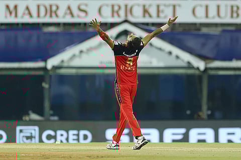 അഞ്ച് വിക്കറ്റ് നേടി ഹര്‍ഷല്‍ പട്ടേൽ/ ട്വിറ്റർ