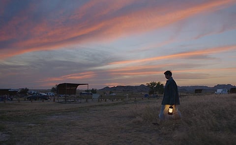 ദേശങ്ങള്‍ക്കിടയിലെ ജീവിതങ്ങള്‍ 