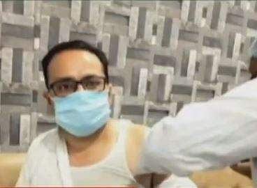 ബിജെപി എംപിയുടെ സ്റ്റാഫ് അംഗത്തിന് ഓഫിസില്‍ വാക്‌സിന്‍ നല്‍കുന്നു/വിഡിയോ ചിത്രം