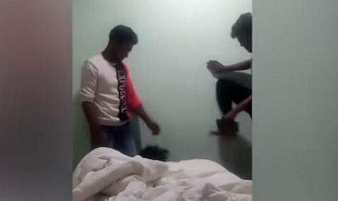 യുവാവിനെ ക്രൂരമായി മര്‍ദ്ദിക്കുന്ന വീഡിയോ ദൃശ്യം