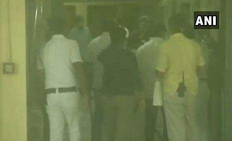 മമത സിബിഐ ഓഫീസില്‍, എഎന്‍ഐ