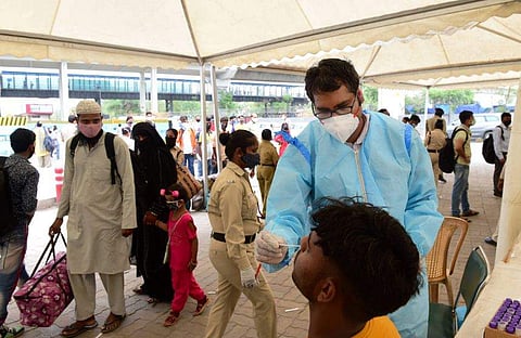 ഡല്‍ഹിയിലെ കോവിഡ് പരിശോധന ചിത്രം പിടിഐ