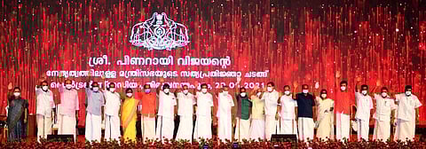 മുഖ്യമന്ത്രിയടക്കം പതിനഞ്ചുപേര്‍ സഗൗരവത്തില്‍;  ദൈവനാമത്തില്‍ സത്യപ്രതിജ്ഞ ചെയ്ത് വീണ ജോര്‍ജ്