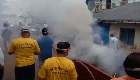 കോവിഡ് വൈറസിനെ നശിപ്പിക്കാന്‍ തെരുവുകളില്‍ അഗ്നിഹോത്രഹോമവുമായി ബിജെപി എംഎല്‍എ