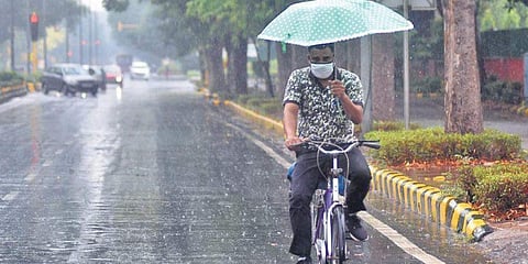ന്യൂനമർദ്ദം രണ്ട് ദിവസം വൈകിയേക്കും; കേരളത്തിൽ മഴയുടെ തീവ്രത കുറയുന്നു 