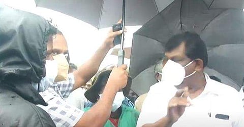 വിഴിഞ്ഞെത്തിയ മന്ത്രി ആന്റണി /രാജു ടെലിവിഷന്‍ ചിത്രം