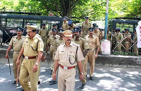 'മദ്യപാനികള്‍ സംതൃപ്തര്‍; സര്‍ക്കാരിനു വരുമാനം; അങ്ങനെ  സര്‍വ്വത്ര ആനന്ദം'