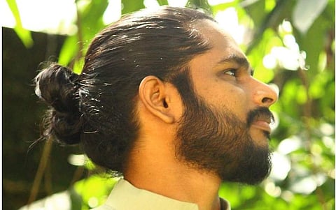 'വഴിയേ'- സുജീഷ് എഴുതിയ കവിത