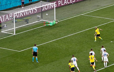 എമിൽ ഫോർസ്ബർ​ഗിന്റെ പെനാൽറ്റി വലയിലേക്ക്/ ട്വിറ്റർ