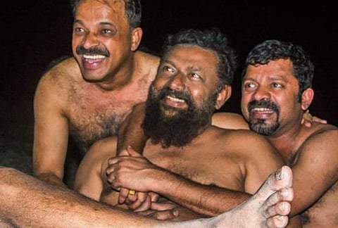 കരയുവാൻ ഞങ്ങളിൽ കണ്ണുനീരില്ല, സച്ചിയുടെ ഓർമയിൽ ലാൽ; ചിത്രം