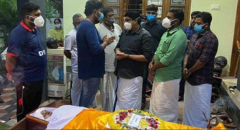 എ എ റഹിം വിസ്മയയുടെ വീട്ടില്‍ സന്ദര്‍ശനം നടത്തിയപ്പോള്‍ / ഫെയ്‌സ്ബുക്ക് ചിത്രം