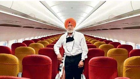 വിമാനത്തില്‍ നിന്ന് എസ് പി സിങ് ഒബ്‌റോയി