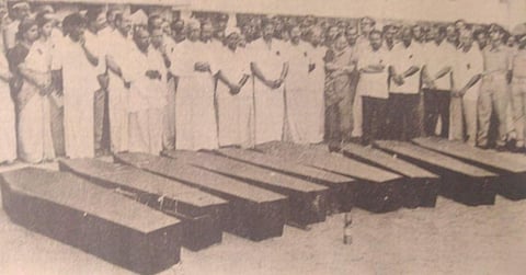 ചേര്‍ത്തല ബസപകടത്തില്‍ മരണപ്പെട്ടവരില്‍ തിരിച്ചറിയാന്‍ പറ്റാതിരുന്നവരെ പൊതുശ്മശാനത്തില്‍ അടക്കം ചെയ്യുന്നതിന് മുന്‍പ് സര്‍വമത പ്രാര്‍ത്ഥന നടത്തുന്നു