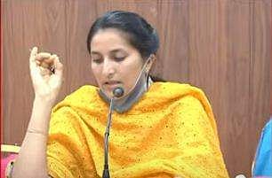 ഒളിമ്പ്യന്‍ മയൂഖ ജോണി തൃശൂരില്‍ വാര്‍ത്താസമ്മേളനത്തിനിടെ /ടെലിവിഷന്‍ ചിത്രം