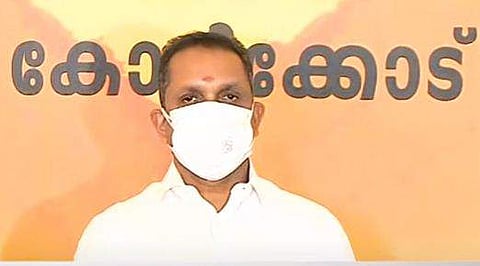 കെ സുരേന്ദ്രന്‍ കോഴിക്കോട് നടത്തിയ വാര്‍ത്താ സമ്മേളനത്തിനിടെ