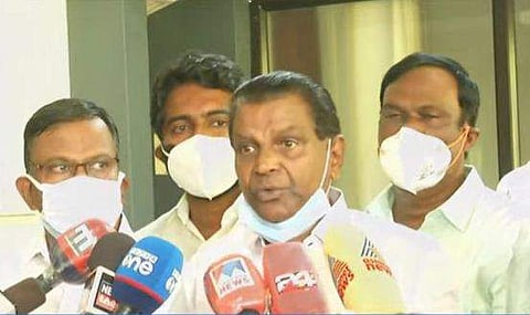 തിരുവഞ്ചൂര്‍ രാധാകൃഷ്ണന്‍ മാധ്യമങ്ങളെ കാണുന്നു, ടെലിവിഷന്‍ ചിത്രം