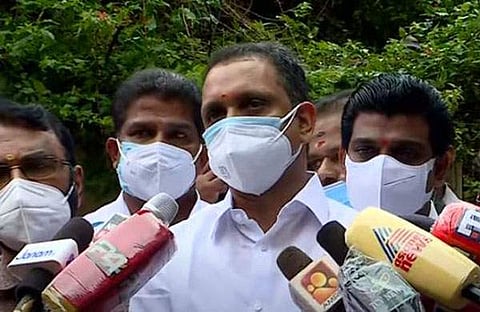 ചോദ്യം ചെയ്യലിനു ശേഷം കെ സുരേന്ദ്രന്‍ മാധ്യമങ്ങളോടു സംസാരിക്കുന്നു/ടെലിവിഷന്‍ ചിത്രം