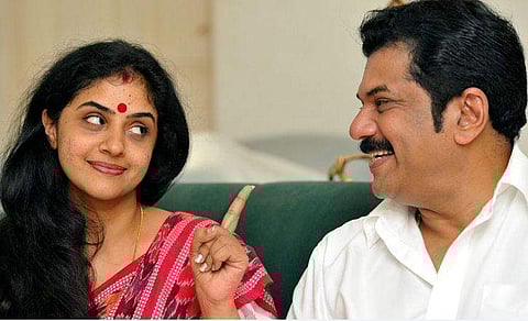 മുകേഷ് - മേതില്‍ ദേവിക ചിത്രം ഫെയ്‌സ്ബുക്ക്‌