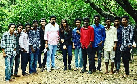 ചെങ്കൽചൂളയിലെ കുട്ടികൾ നിക്കി ​ഗൽറാണിക്കും കണ്ണൻ താമരക്കുളത്തിനൊപ്പവും/ ഫേയ്സ്ബുക്ക്