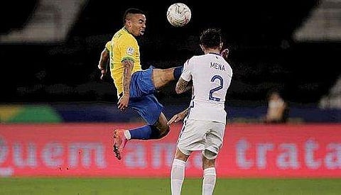 ചിലി താരത്തിനെതിരെ ഗബ്രിയേല്‍ ജിസ്യൂസിന്റെ ചലഞ്ച്/ഫോട്ടോ: ട്വിറ്റര്‍