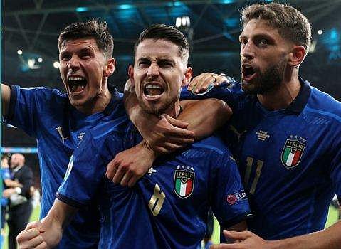 ഇറ്റലി താരങ്ങളുടെ ആഹ്ലാദം / ട്വിറ്റര്‍