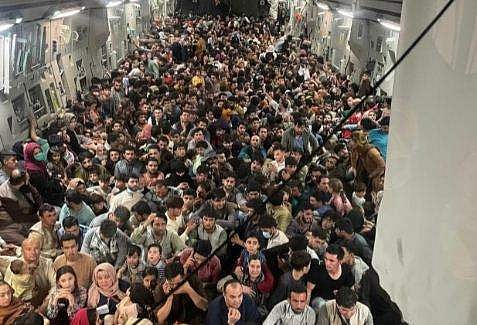 ഡിഫന്‍സ് വണ്‍ വെബ്‌സൈറ്റ് പുറത്തുവിട്ട വിമാനത്തിനുള്ളിലെ ദൃശ്യം