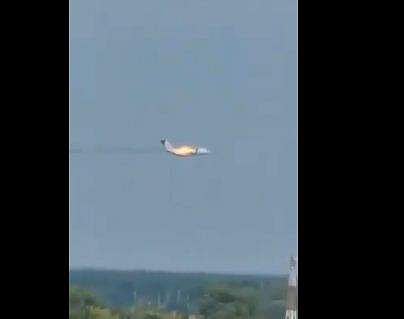 റഷ്യയില്‍ സൈനിക യാത്രാവിമാനത്തിന് തീപിടിക്കുന്ന ദൃശ്യം