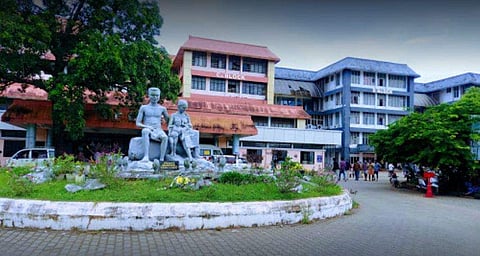 alappuzha medical college hospital -woman gave birth in the ward; The seven-day-old baby died