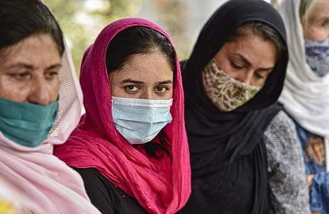 ന്യൂഡല്‍ഹിയിലെ യുഎസ് എംബസിക്കു മുന്നില്‍ തടിച്ചുകൂടിയ അഫ്ഗാന്‍ സ്ത്രീകള്‍/പിടിഐ