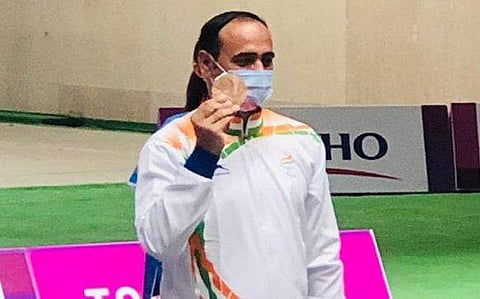 പാരാലിംപിക്‌സില്‍ വെങ്കലം നേടി സിംഗ് രാജ്/ഫോട്ടോ: ട്വിറ്റര്‍