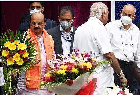 മുഖ്യമന്ത്രി ബൊമ്മെ, സമീപം യെഡിയൂരപ്പ / ഫയല്‍ ചിത്രം