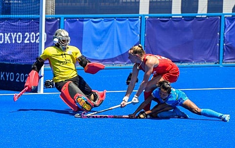 ഇന്ത്യ-ബ്രിട്ടന്‍ മല്‍സരത്തില്‍ നിന്ന് / പിടിഐ ചിത്രം