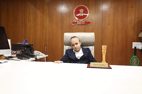 ഫ്‌ളോറ അസോദിയ, അഹമ്മദാബാദ് കളക്ടര്‍ ട്വിറ്ററില്‍ പങ്കുവെച്ച ചിത്രം