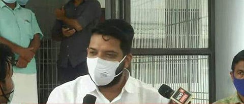 ഷാഫി പറമ്പില്‍ മാധ്യമങ്ങളോട് / ടെലിവിഷന്‍ ദൃശ്യം