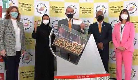 ദുബൈ ഡ്യൂട്ടി ഫ്രീ നറുക്കെടുപ്പ് , ട്വിറ്റര്‍ ചിത്രം