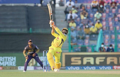 കൊല്‍ക്കത്തയ്‌ക്കെതിരെ സിക്‌സര്‍ പായിച്ച് രവീന്ദ്ര ജഡേജ/ image credit: indian premier league