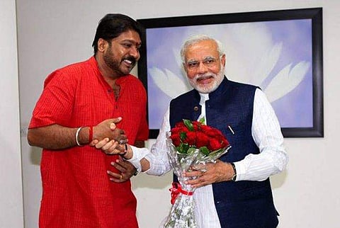 ഋഷി പല്‍പ്പു പ്രധാനമന്ത്രി നരേന്ദ്രമോദിക്കൊപ്പം ചിത്രം /ഫെയ്‌സ്ബുക്ക്‌