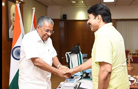 പിണറായി ഫെയ്‌സ്ബുക്കില്‍ പോസ്റ്റ് ചെയ്ത ചിത്രം