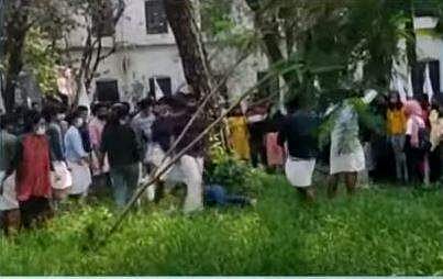 മഹാരാജാസ് കോളജ് സംഘര്‍ഷത്തില്‍ നിന്ന്/വീഡിയോ സ്‌ക്രീന്‍ഷോട്ട്‌