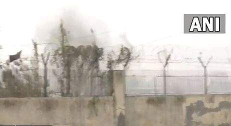 നിയന്ത്രിത സ്‌ഫോടനത്തിലൂടെ ബോംബ് നിര്‍വീര്യമാക്കുന്നു, എഎന്‍ഐ