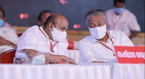 സിപിഎം സമ്മേളനത്തിൽ മുഖ്യമന്ത്രിയും കോടിയേരിയും/ ഫെയ്സ്ബുക്ക് ചിത്രം