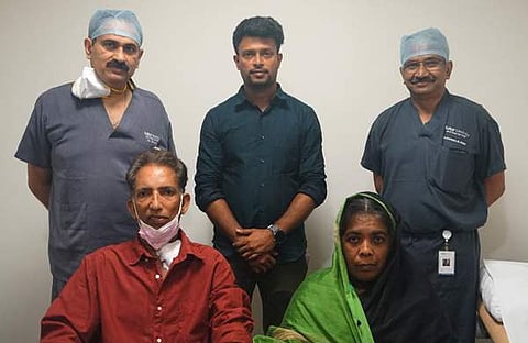 നജീബും കുടുംബവും ഡോക്ടര്‍മാര്‍ക്കൊപ്പം