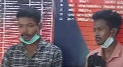 അറസ്റ്റിലായ വിനോദും ശരത്തും/ ടെലിവിഷന്‍ ചിത്രം