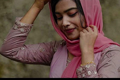 മോഫിയ/ഫയല്‍