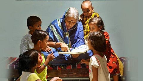 സിന്ധുതായി സപ്കൽ കുട്ടികൾക്കൊപ്പം/ ഫേയ്സ്ബുക്ക്