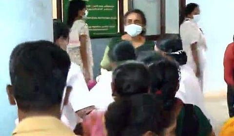 കോട്ടയം മെഡിക്കല്‍ കോളജില്‍ നിന്ന് കടത്തിക്കൊണ്ടുപോയ കുഞ്ഞിനെ തിരികെയെത്തിച്ചപ്പോള്‍