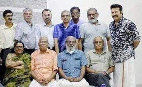 സുഹൃത്തുക്കൾക്കൊപ്പം മമ്മൂട്ടി